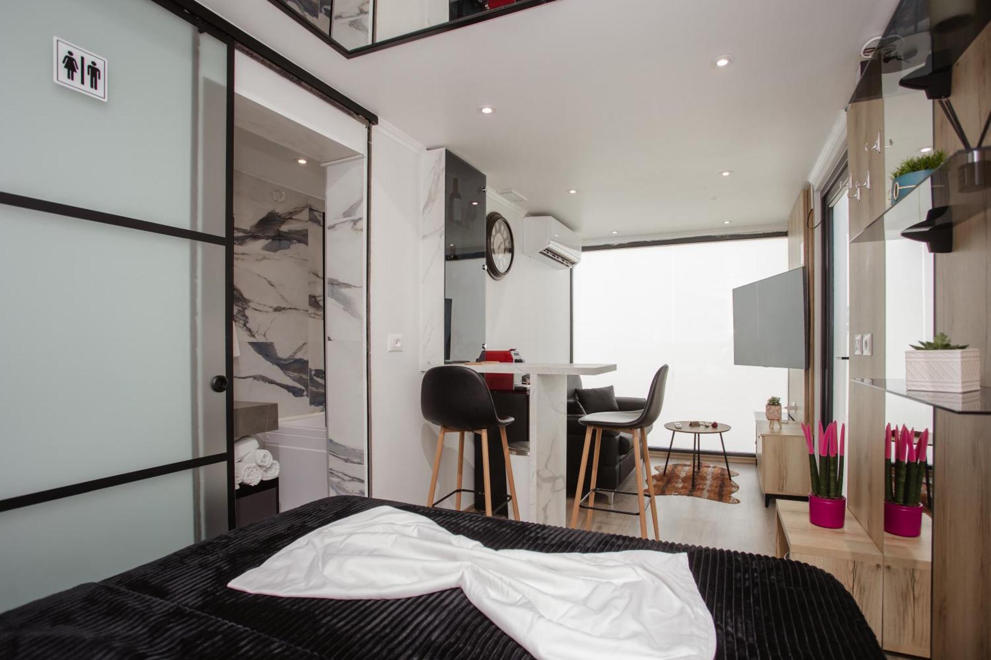 446 Tiny House Shiroke Villa Kültér fotó