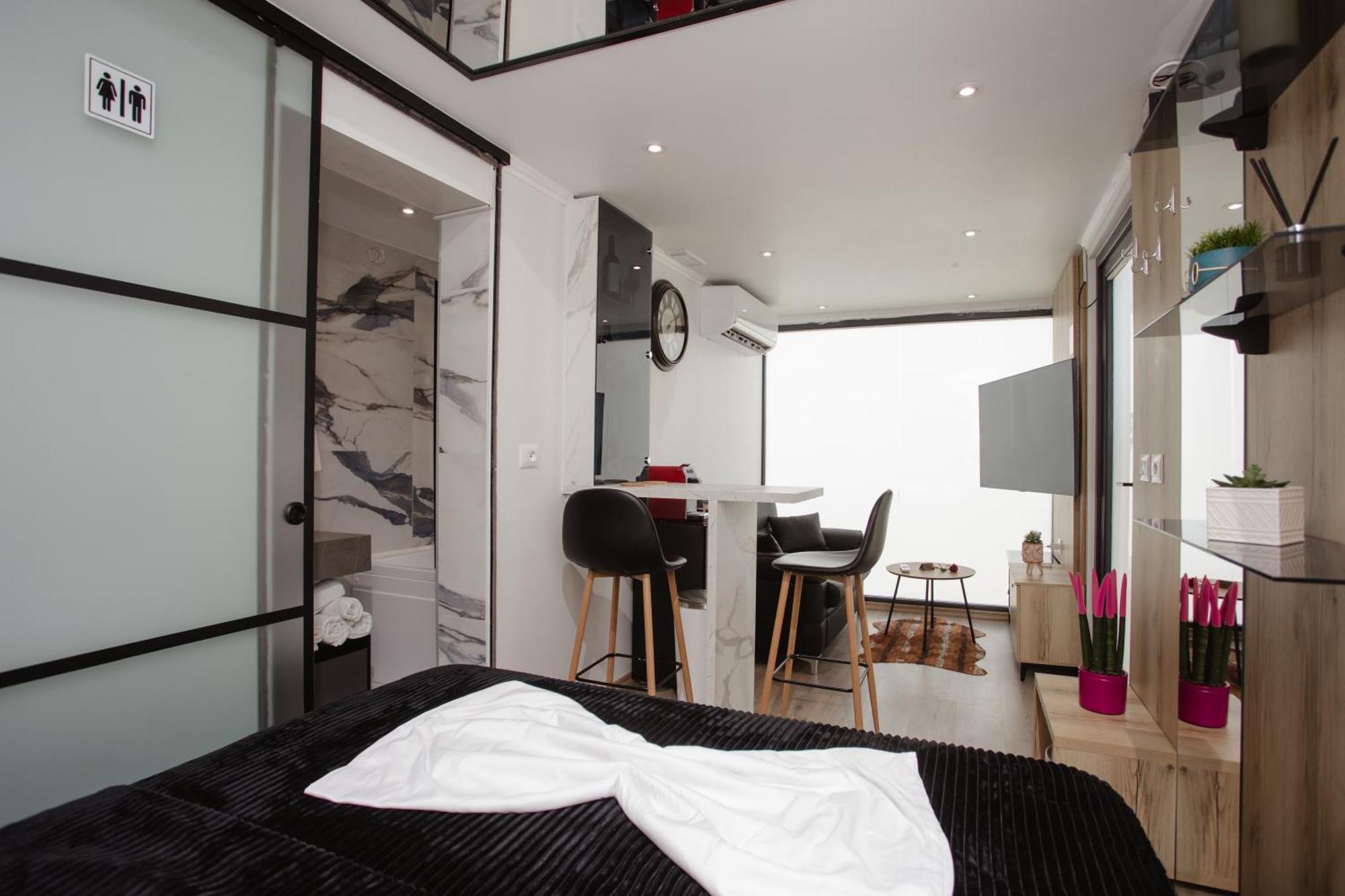446 Tiny House Shiroke Villa Kültér fotó